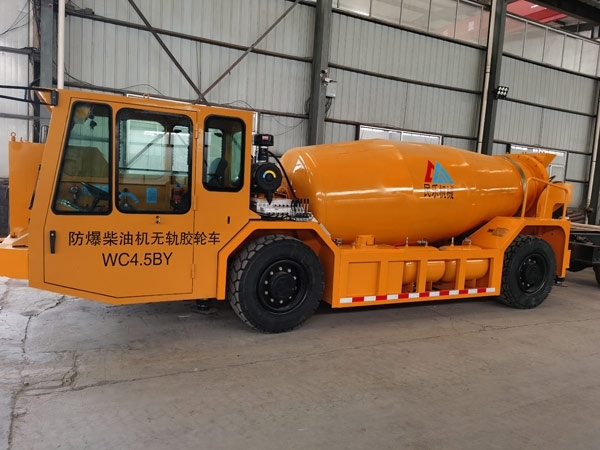 礦用濕噴臺(tái)車(chē)，礦用混凝土泵，礦用攪拌機(jī)發(fā)貨