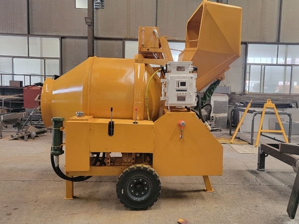 礦用濕噴臺(tái)車(chē)，礦用混凝土泵，礦用攪拌機(jī)發(fā)貨